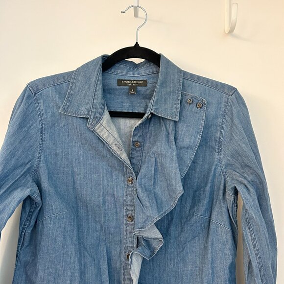 Banana Republic Riley Chambray Ruffle Denim Button Down Shirt Western Size 8 - Picture 3 of 7